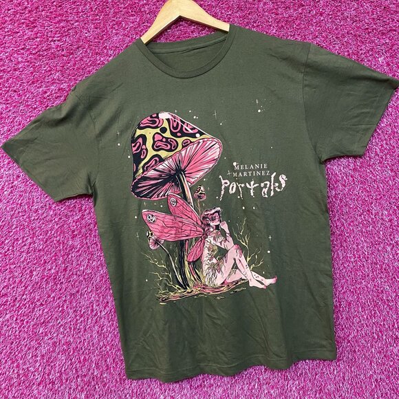 Melanie Martinez Portals Mushroom Pixie Electro-Pop Tee Large - Picture 2 of 4